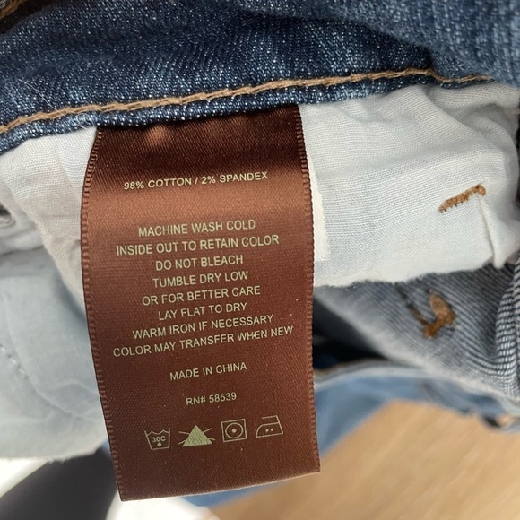 Kut from Kloth Catherine Boyfriend Short - Picture 5 of 8